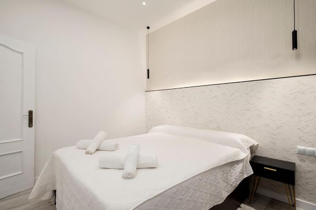 Newly Refurbished Modern 2-Bed Apartment In Heart Of Torremolinos Extérieur photo