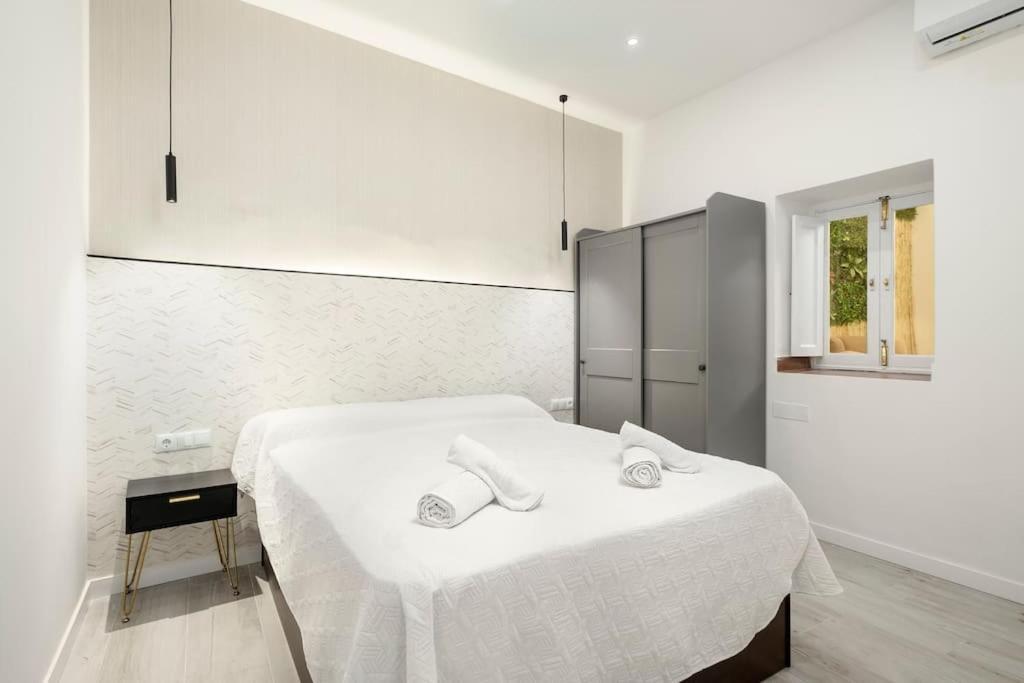 Newly Refurbished Modern 2-Bed Apartment In Heart Of Torremolinos Extérieur photo